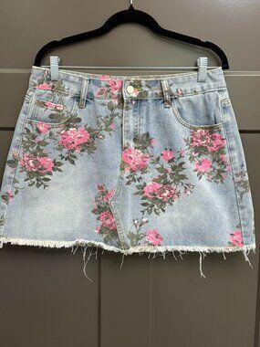 Floral Denim Mini Skirt | Raw Hem | Size Large | Excellent Condition
